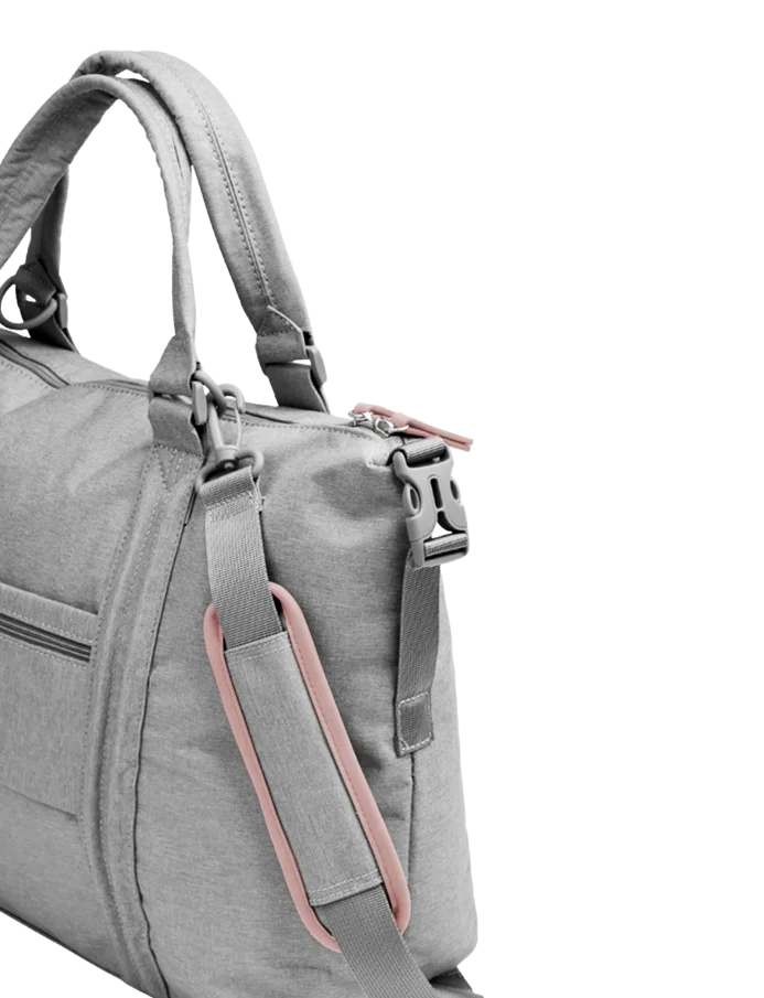 Carola Grey