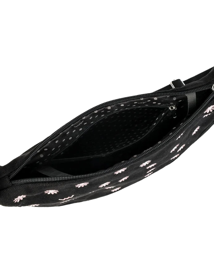Clorinda Daisy Black