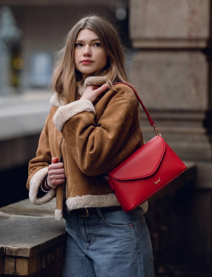 Byrsa Elongate Red