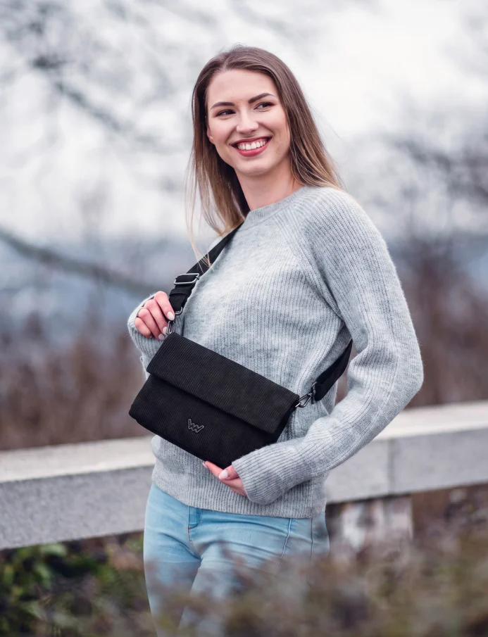 Yella Cosy Black