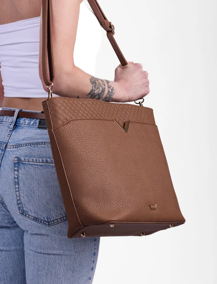 Neela Big Brown