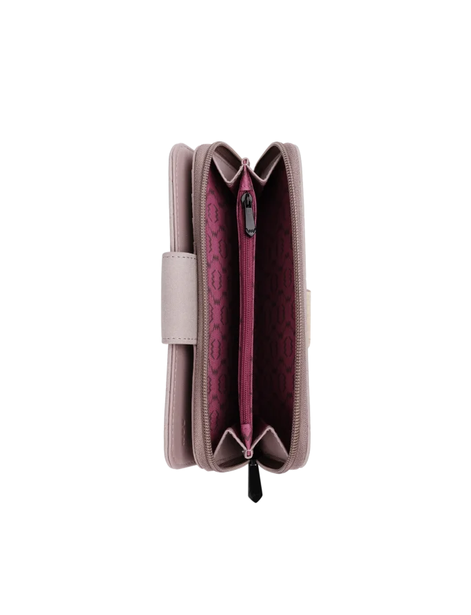 Noelle Violet