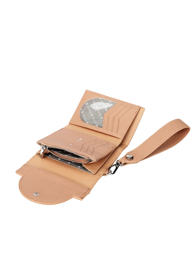 Femke Beige