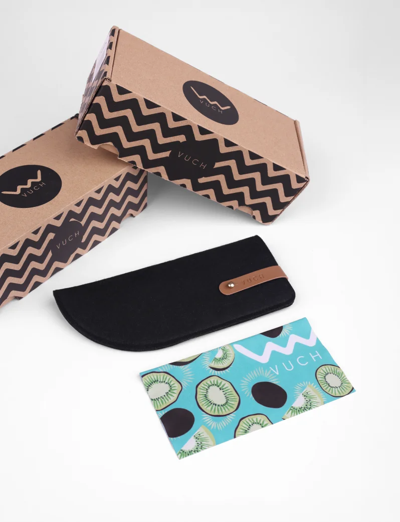 Maveny V Grey