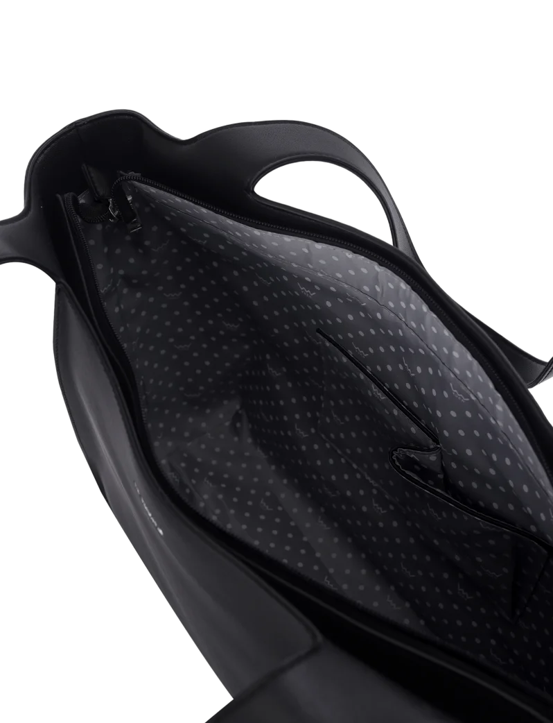 Calyste Black
