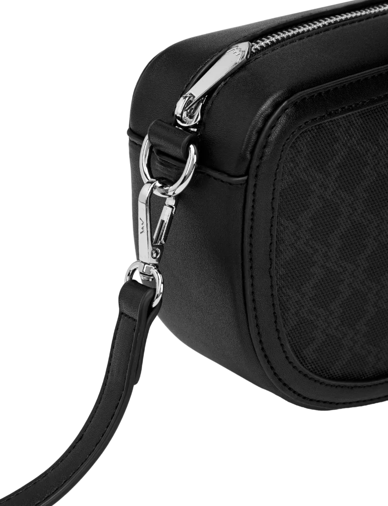 Elowen Black